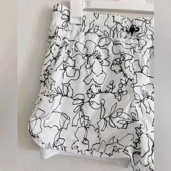 NWT- DKNY Sport 2 in 1 Running Shorts- size small - Picture 3 of 10